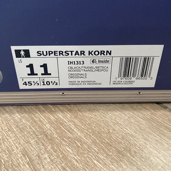 Korn Adidas superstar size men’s 11 NWT and box - Picture 5 of 5